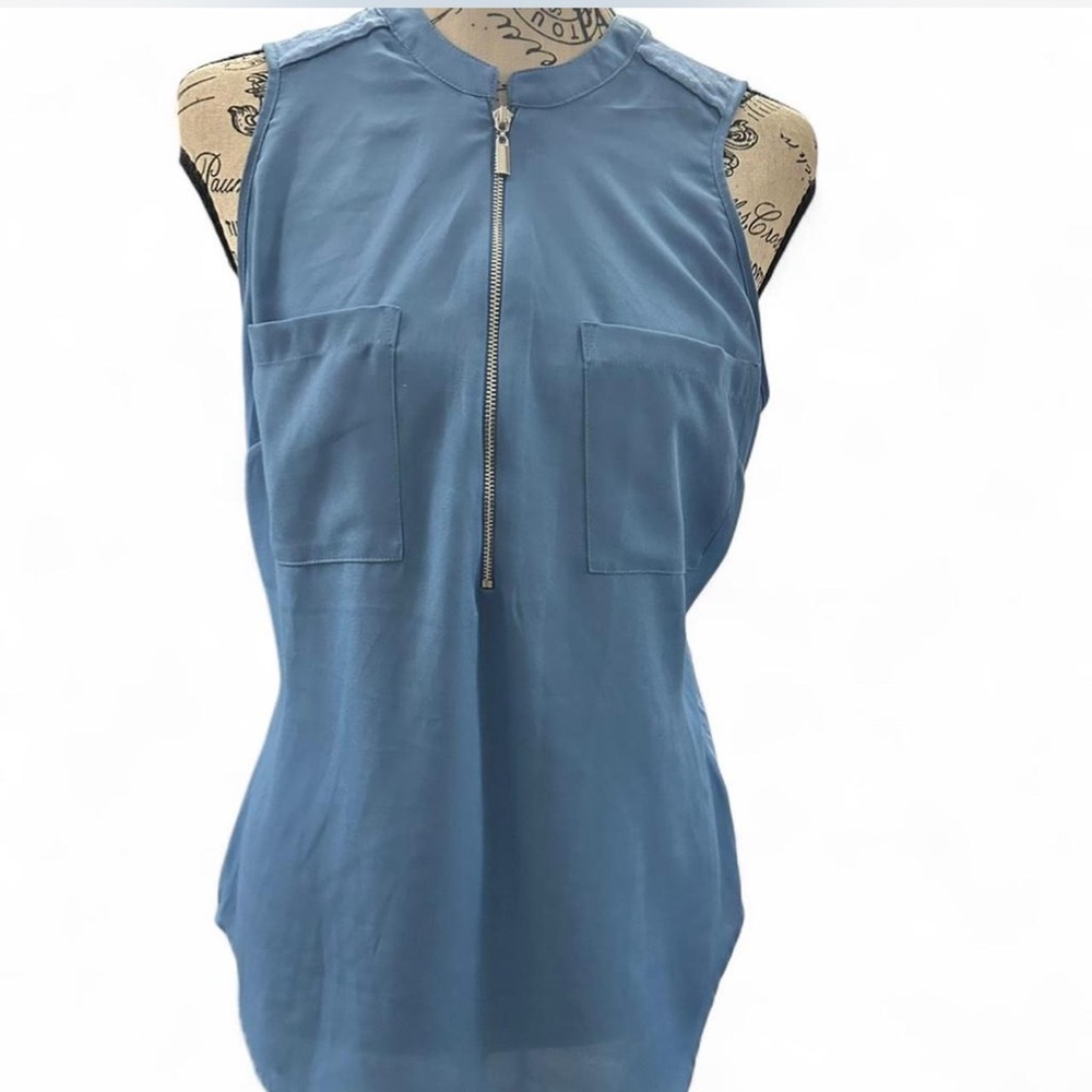 NY & Co. Women's Blue Sleeveless Zip-Front Top with Chest Pockets. Sz M